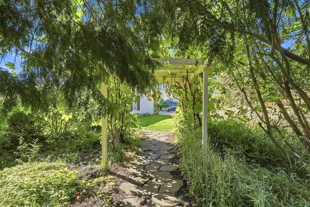 1706 W Wedgewood Ln, Spokane, WA 99208