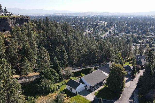 1706 W Wedgewood Ln, Spokane, WA 99208