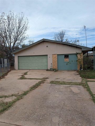 1701 SW 8th St, Lawton, OK 73501