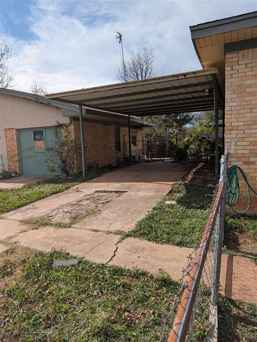 1701 SW 8th St, Lawton, OK 73501