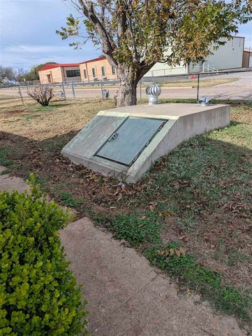 1701 SW 8th St, Lawton, OK 73501