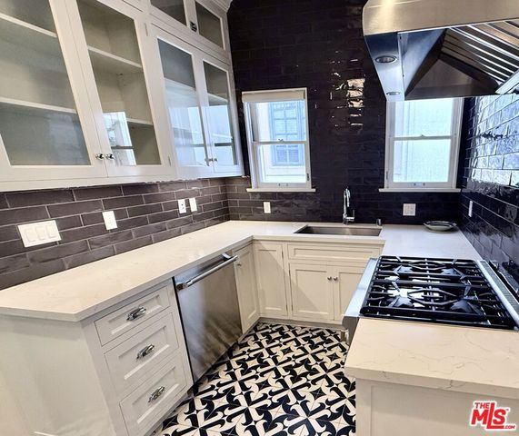 1330 N Harper Avenue 108, West Hollywood, CA 90046