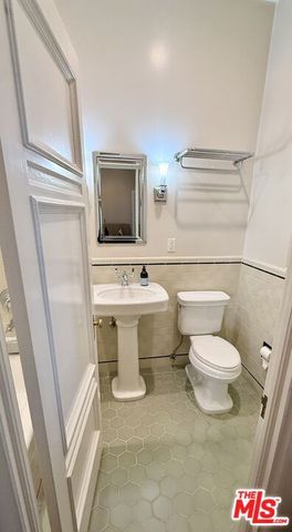 1330 N Harper Avenue 108, West Hollywood, CA 90046