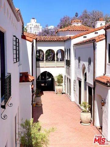 1330 N Harper Avenue 108, West Hollywood, CA 90046