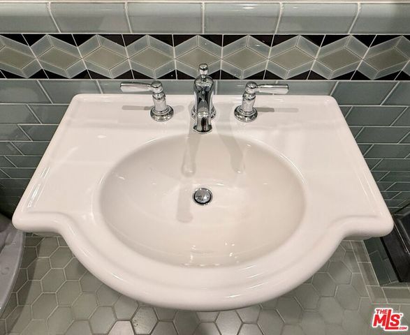 1330 N Harper Avenue 108, West Hollywood, CA 90046