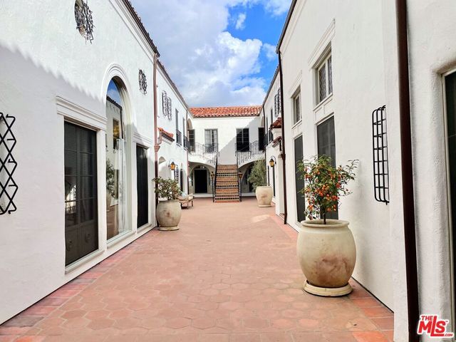1330 N Harper Avenue 108, West Hollywood, CA 90046