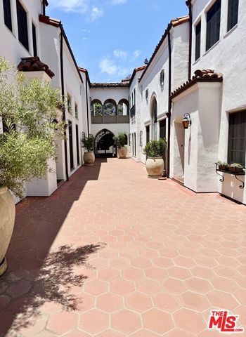 1330 N Harper Avenue 108, West Hollywood, CA 90046