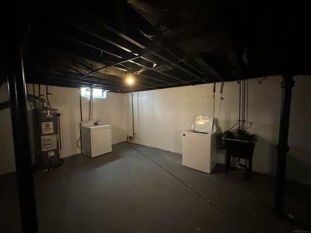 14148 14 Mile Road, Warren, MI 48088