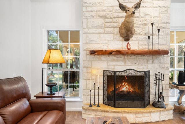 301 Crystal Meadows DR, Kyle, TX 78640