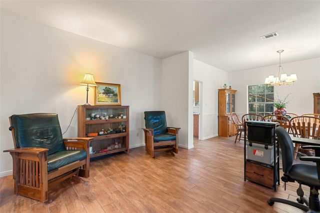 301 Crystal Meadows DR, Kyle, TX 78640