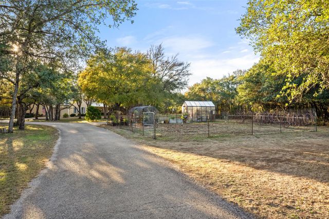 301 Crystal Meadows DR, Kyle, TX 78640