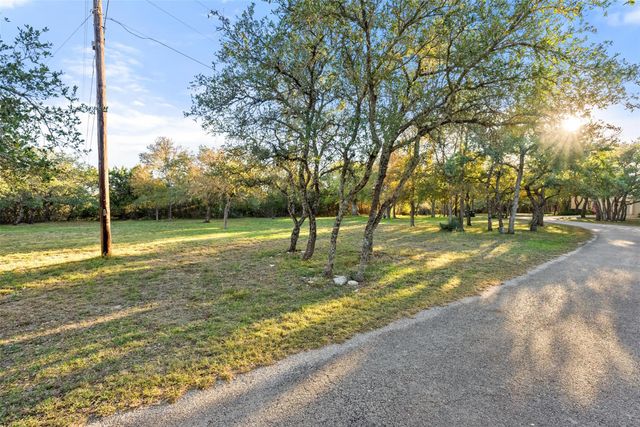 301 Crystal Meadows DR, Kyle, TX 78640