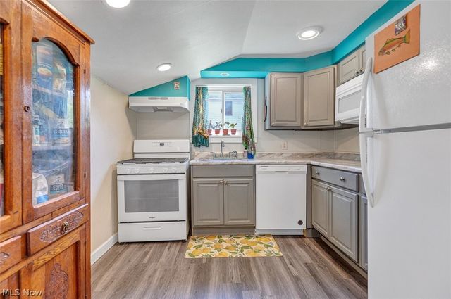 133 Crownhill Avenue, Amherst, OH 44001
