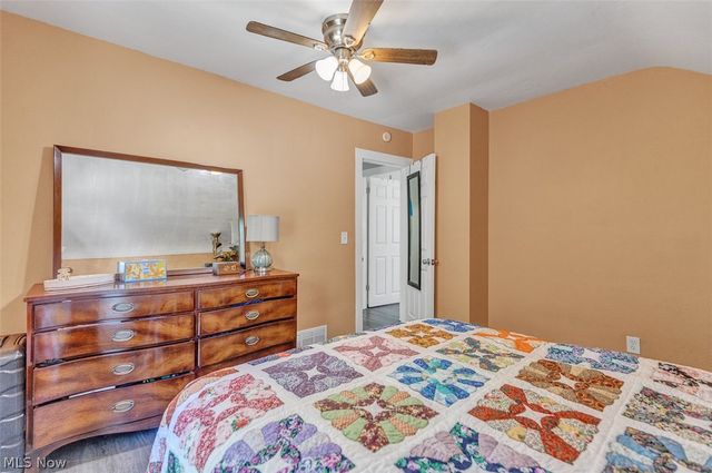 133 Crownhill Avenue, Amherst, OH 44001