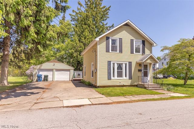 133 Crownhill Avenue, Amherst, OH 44001