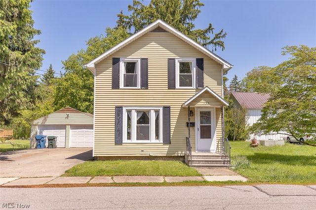 133 Crownhill Avenue, Amherst, OH 44001