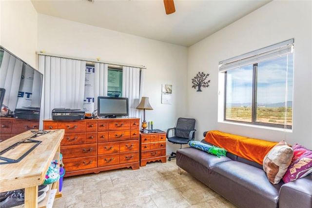 6604 E Huntington, Kingman, AZ 86401