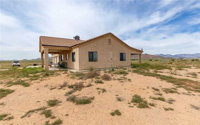 6604 E Huntington, Kingman, AZ 86401