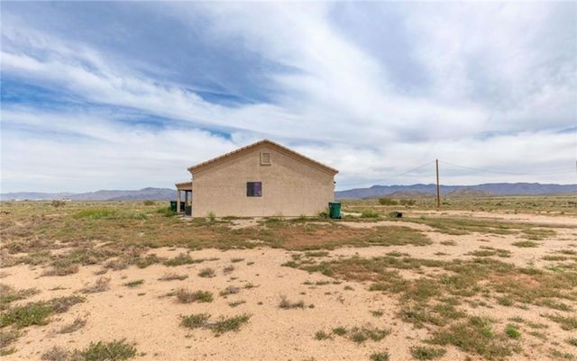 6604 E Huntington, Kingman, AZ 86401