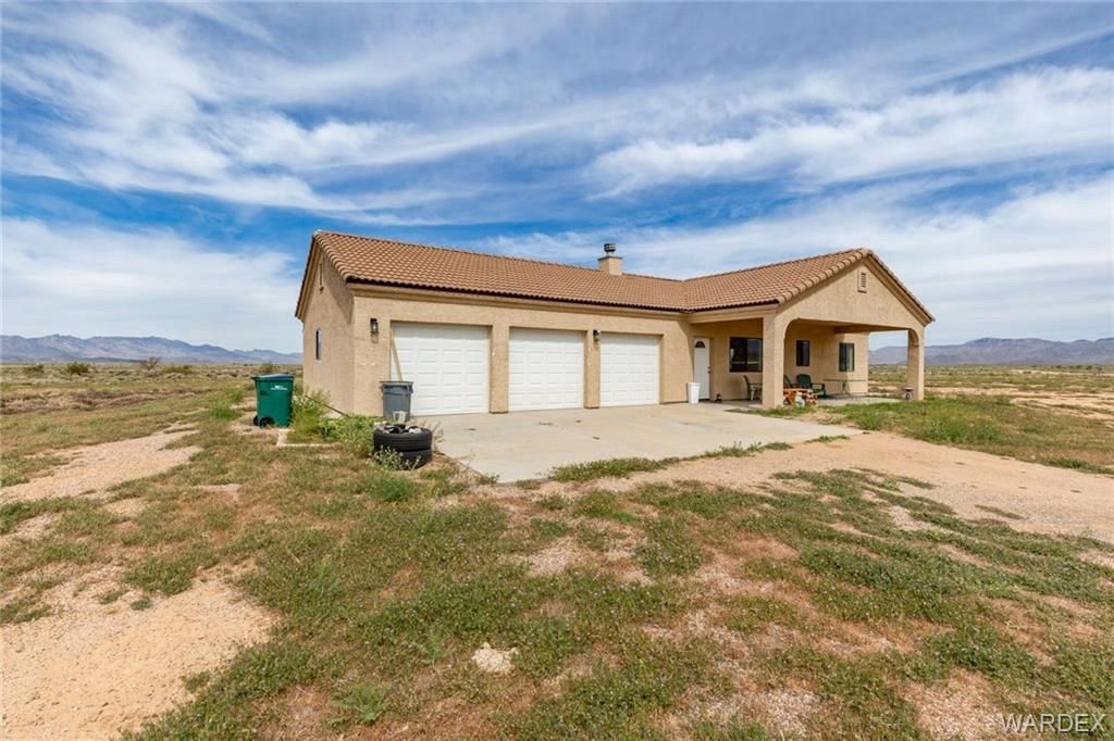 6604 E Huntington, Kingman, AZ 86401