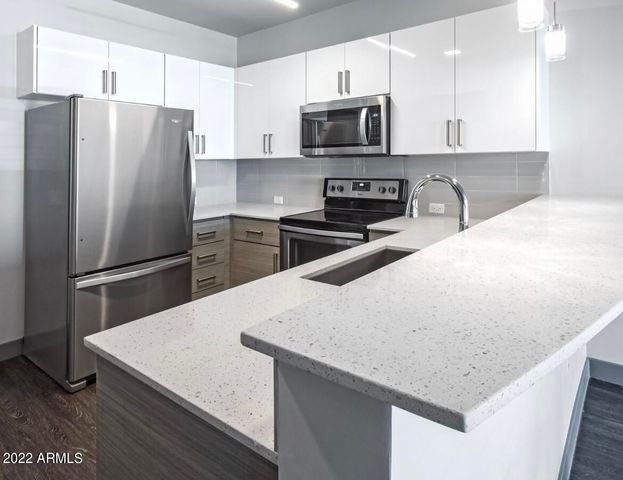 425 W OSBORN Road 318, Phoenix, AZ 85013