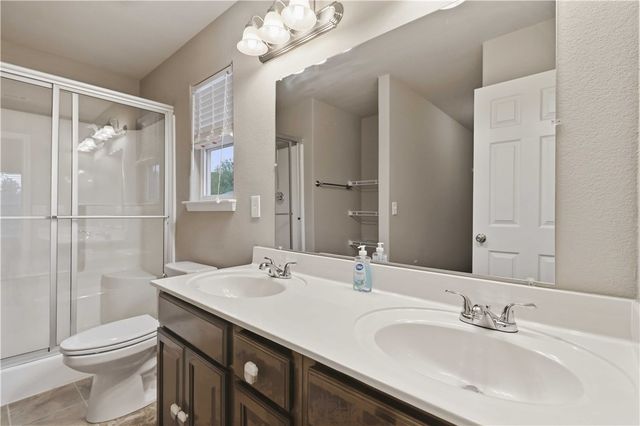 1256 S Splash Drive, Fayetteville, AR 72701