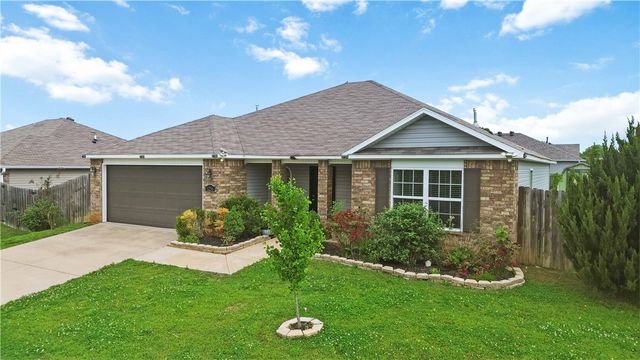 1256 S Splash Drive, Fayetteville, AR 72701
