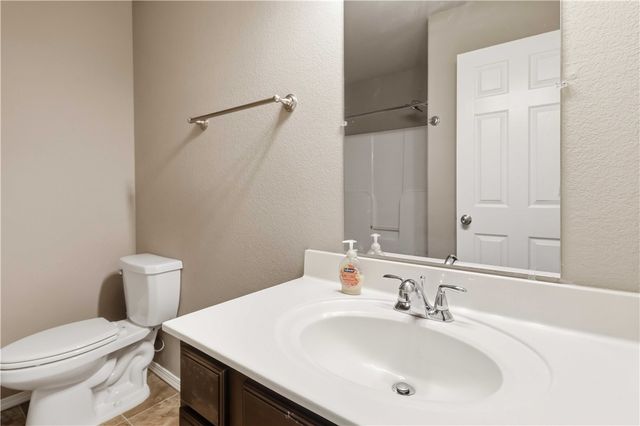 1256 S Splash Drive, Fayetteville, AR 72701