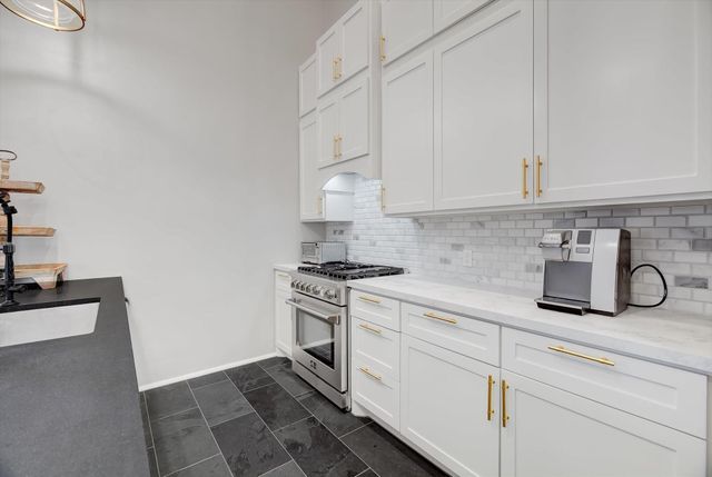 2206 Strand 203, Galveston, TX 77550