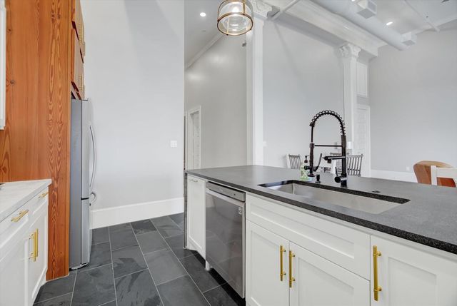 2206 Strand 203, Galveston, TX 77550