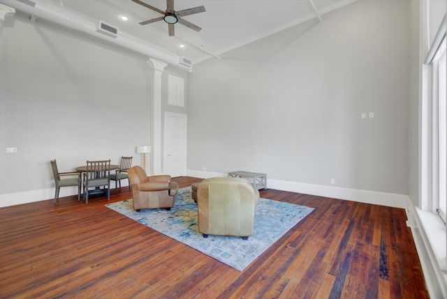 2206 Strand 203, Galveston, TX 77550