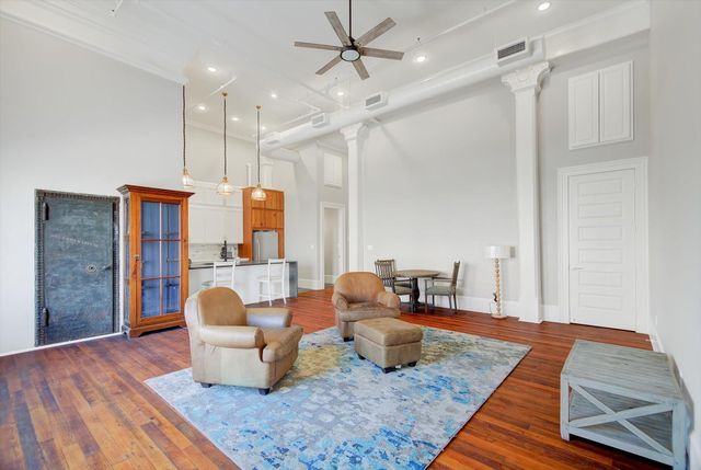 2206 Strand 203, Galveston, TX 77550