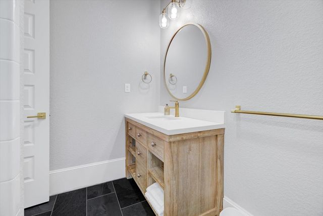 2206 Strand 203, Galveston, TX 77550