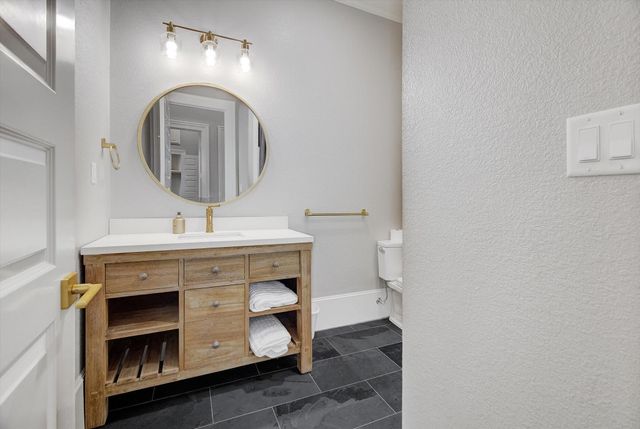 2206 Strand 203, Galveston, TX 77550