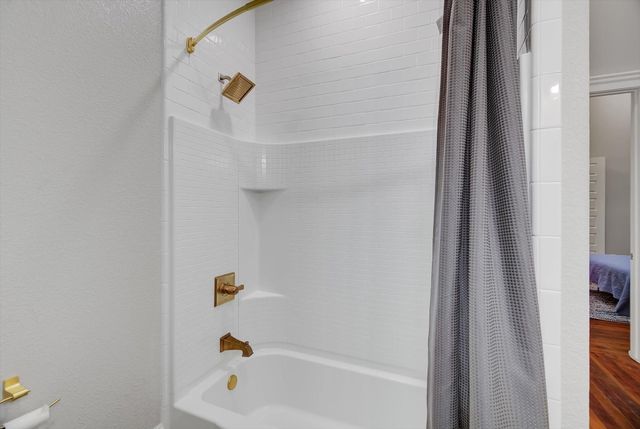 2206 Strand 203, Galveston, TX 77550