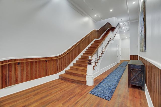 2206 Strand 203, Galveston, TX 77550