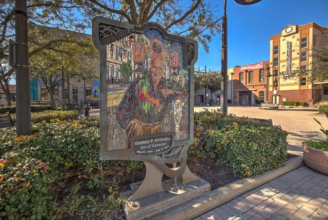 2206 Strand 203, Galveston, TX 77550