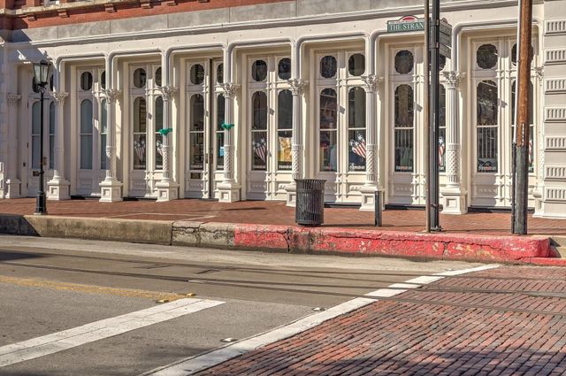 2206 Strand 203, Galveston, TX 77550