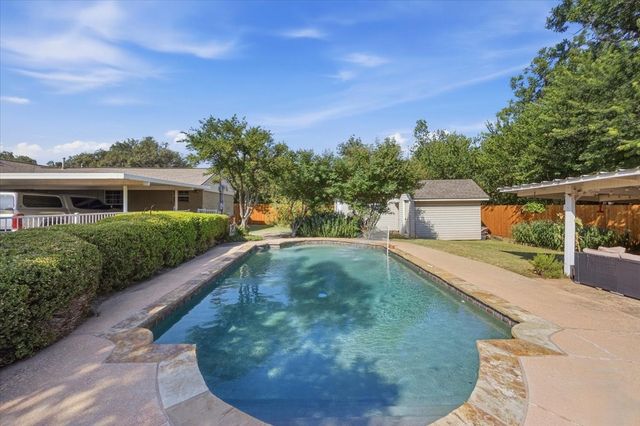3520 South Drive, Fort Worth, TX 76109