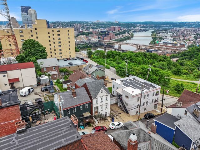 8 E Sycamore St, Mt Washington, PA 15211