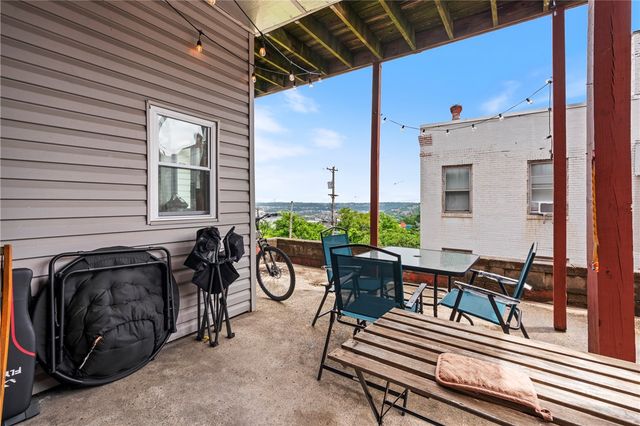8 E Sycamore St, Mt Washington, PA 15211