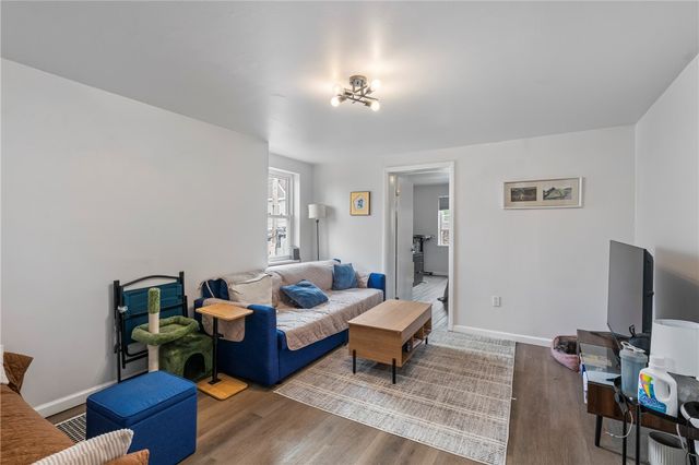 8 E Sycamore St, Mt Washington, PA 15211