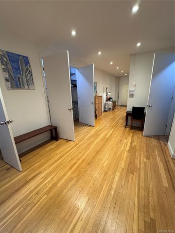 4220 Kissena Blvd Apt D2, Flushing, NY 11355
