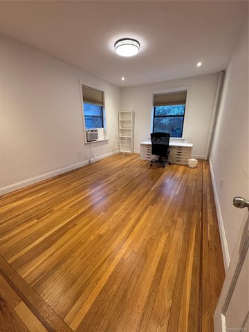 4220 Kissena Blvd Apt D2, Flushing, NY 11355