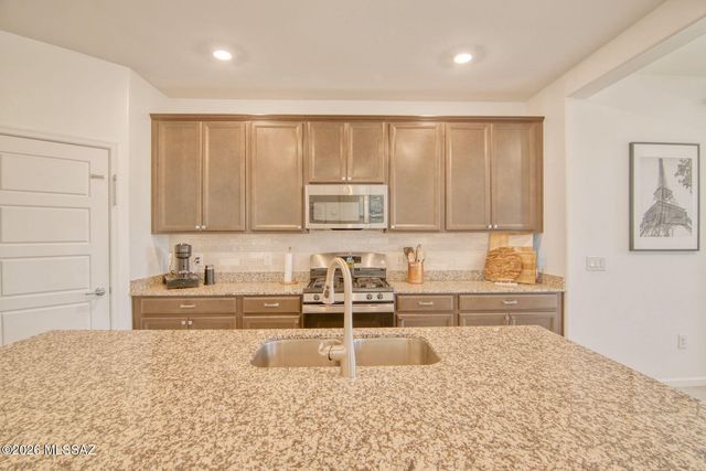 687 W Calle El Teclado, Sahuarita, AZ 85629