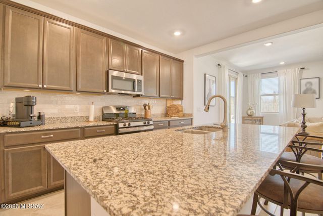 687 W Calle El Teclado, Sahuarita, AZ 85629