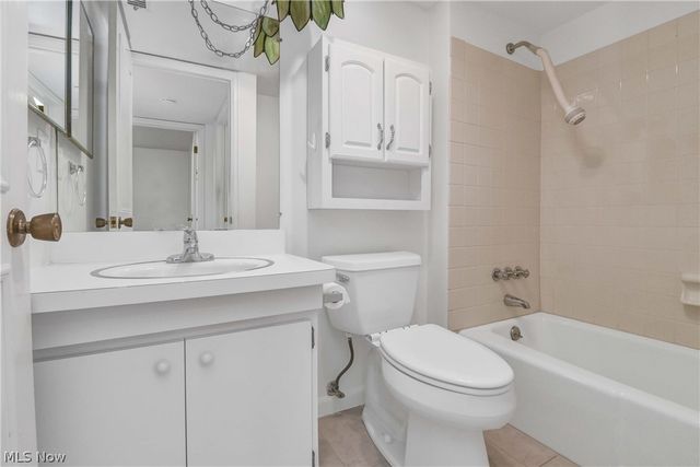 22701 Center Ridge Road 212, Rocky River, OH 44116
