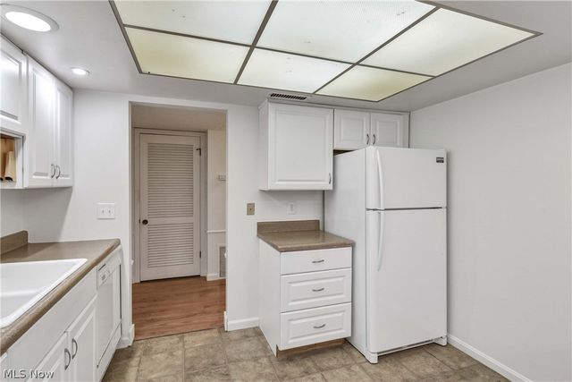 22701 Center Ridge Road 212, Rocky River, OH 44116