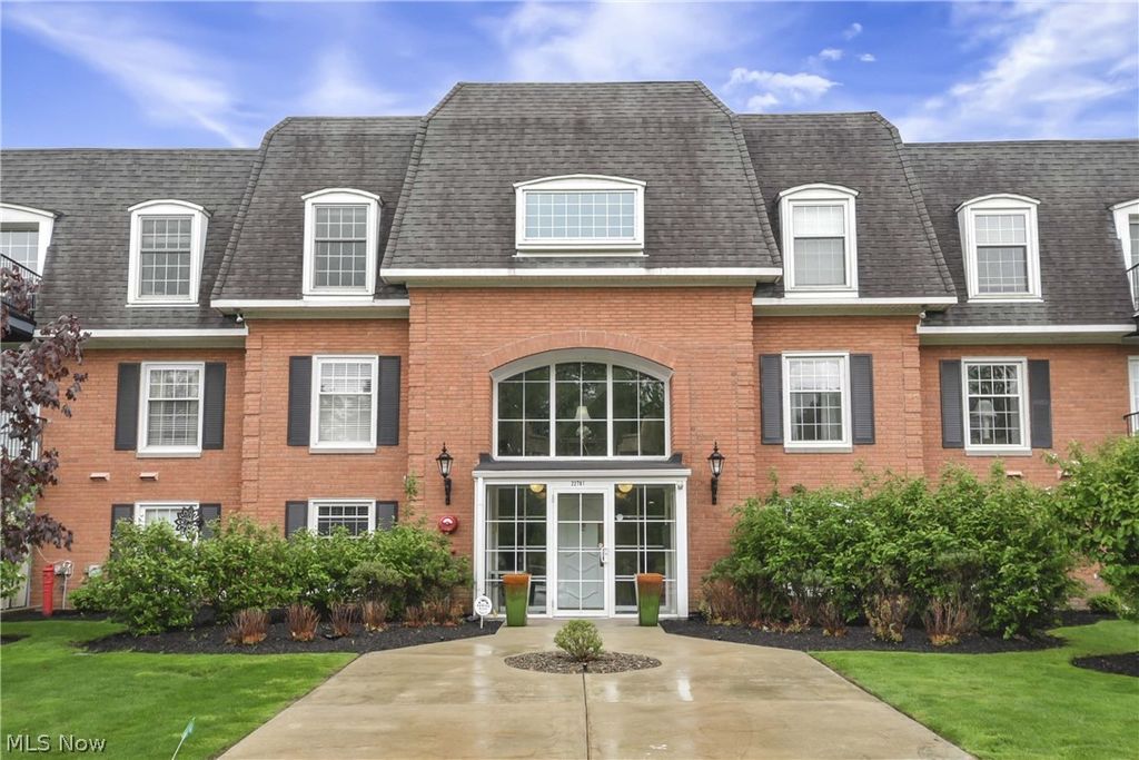 22701 Center Ridge Road 212, Rocky River, OH 44116