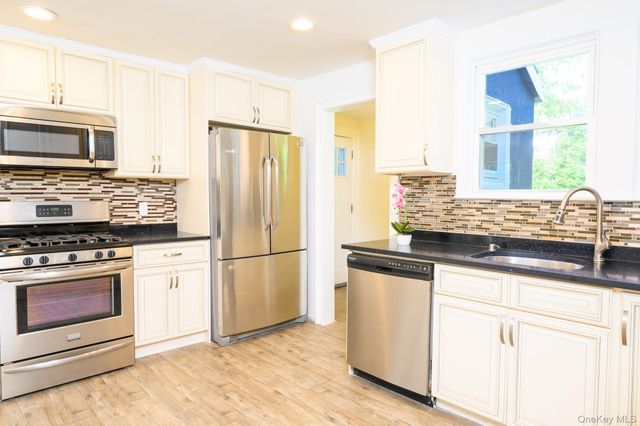 15 Ranger Place, New Rochelle, NY 10804